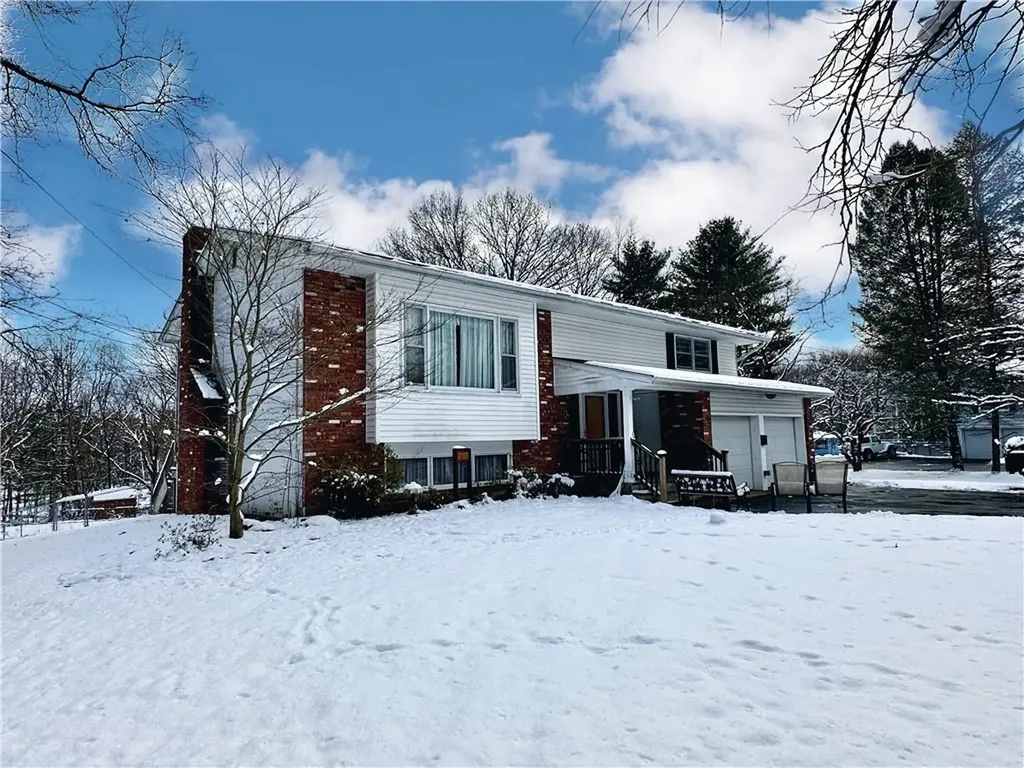 26 Pine Ridge Road Poughkeepsie NY 12603