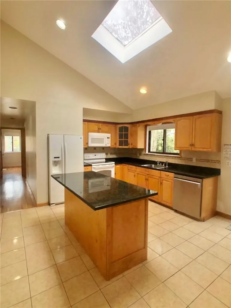 23 Coventry Lane New Rochelle NY 10805
