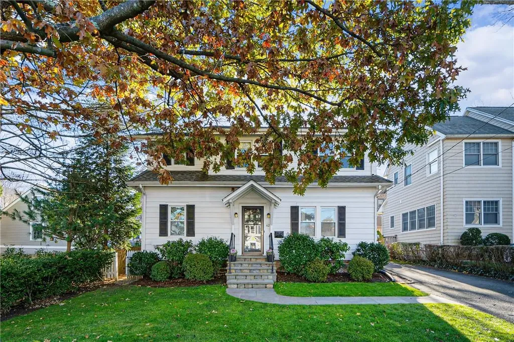 62 Hillcrest Avenue Larchmont NY 10538
