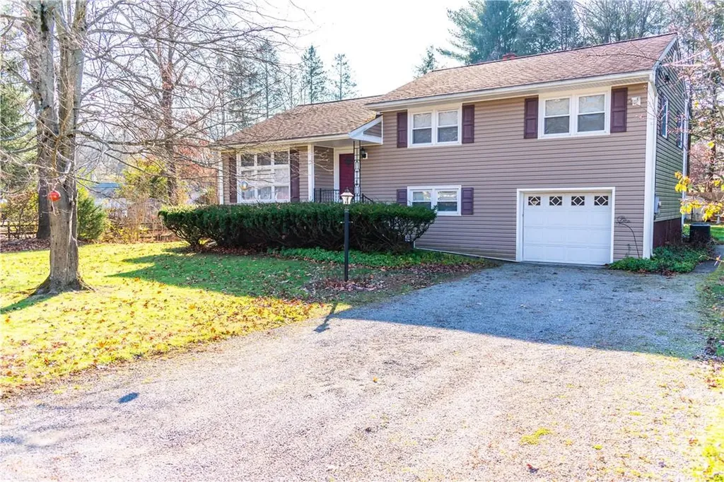 11 Stephanie Lane Poughkeepsie NY 12603