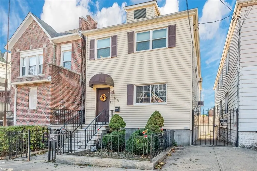 1951 Colden Avenue Bronx NY 10462