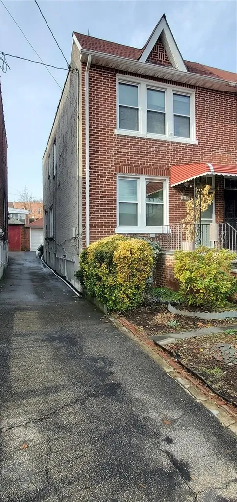 4109 Paulding Avenue Bronx NY 10466