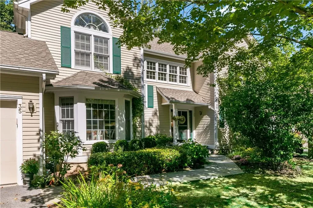 35 Old Town Crossing Mount Kisco NY 10549