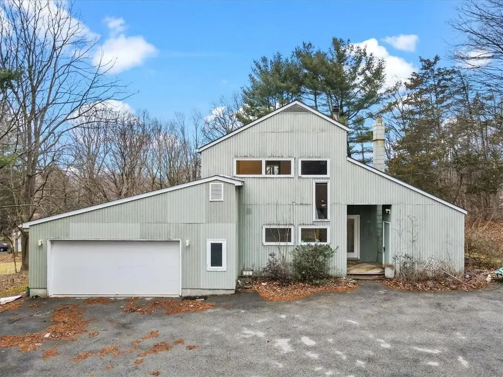 7 Sunrise Lane Poughkeepsie NY 12603