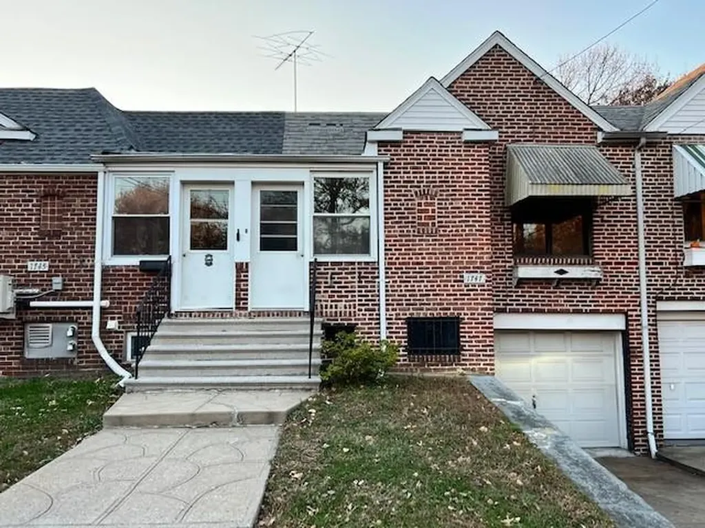 1747 Seminole Avenue Bronx NY 10461