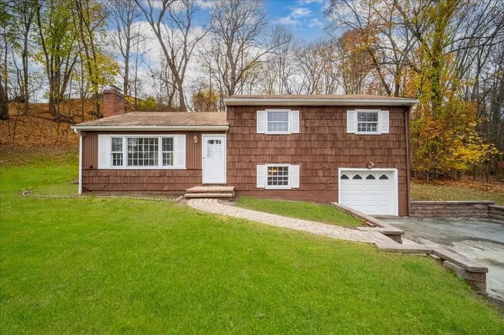 20 Forest Hill Road New Windsor NY 12553