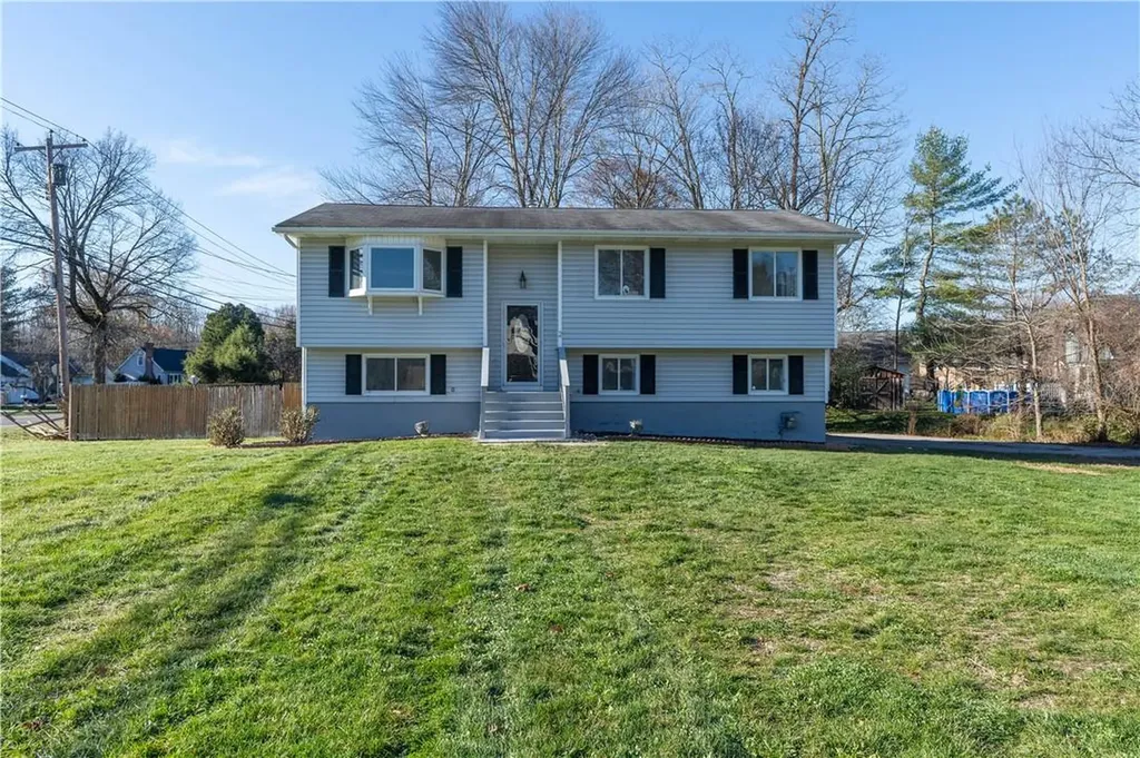 2 Pleasant Lane Poughkeepsie NY 12603