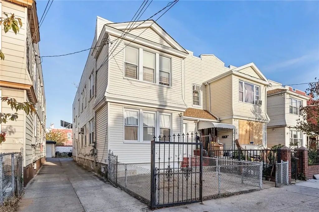 3763 100th Street Corona NY 11368