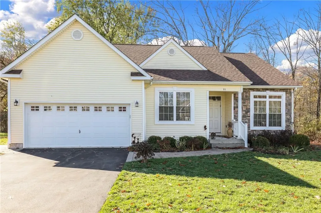 11 Alia Court Poughkeepsie NY 12603