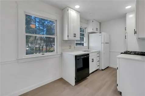 18 Miller Terrace White Plains NY 10607