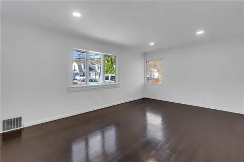 18 Miller Terrace White Plains NY 10607