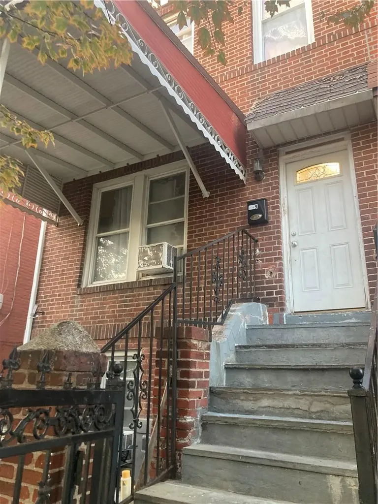949 E 214th Street Bronx NY 10469
