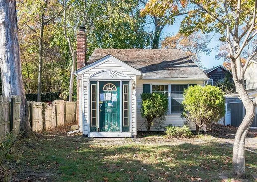 242 Broadway Rocky Point NY 11778
