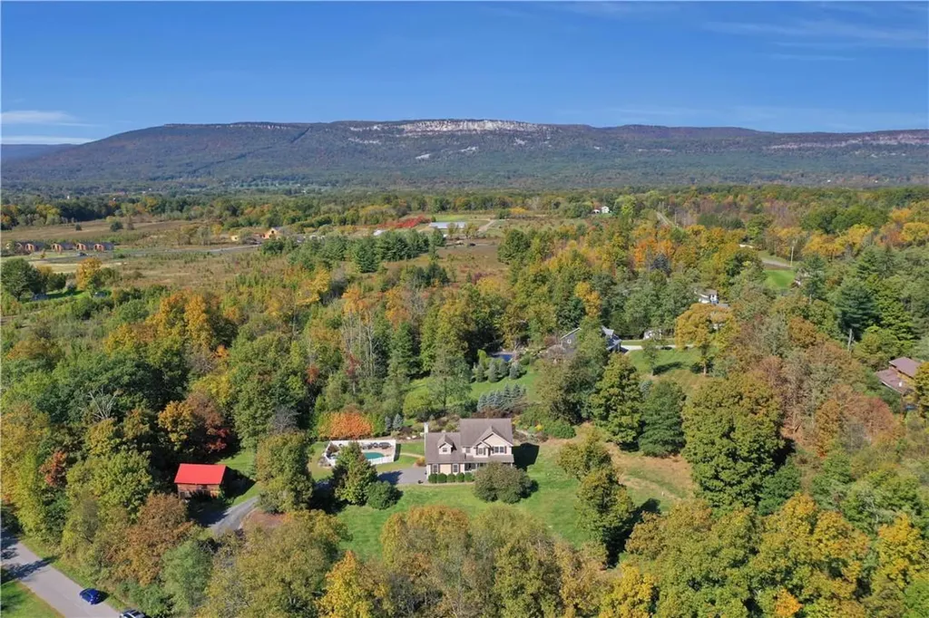 35 Tuthilltown Road Gardiner NY 12525