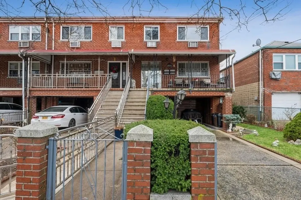 1855 Williamsbridge Road Bronx NY 10461
