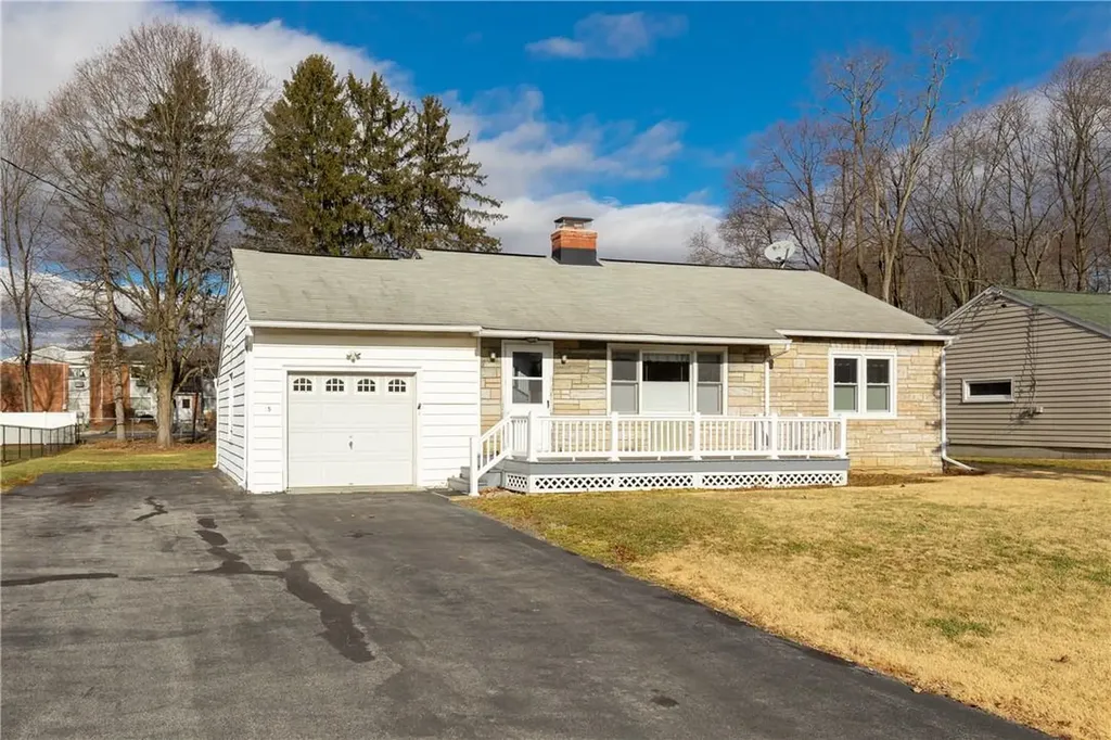 15 Field Court Poughkeepsie NY 12601