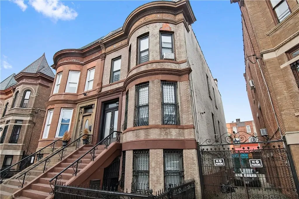 779 Dawson Street Bronx NY 10455