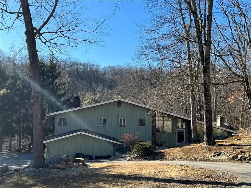 18 Sunrise Drive Putnam Valley NY 10579