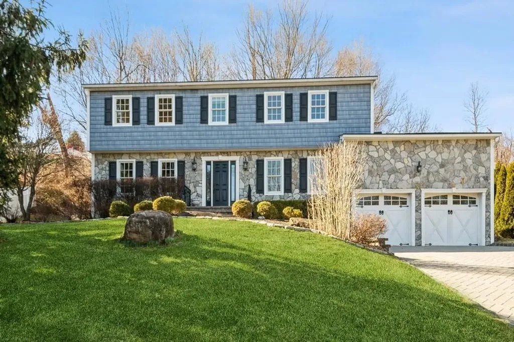 16 Pelham Avenue Nanuet NY 10954