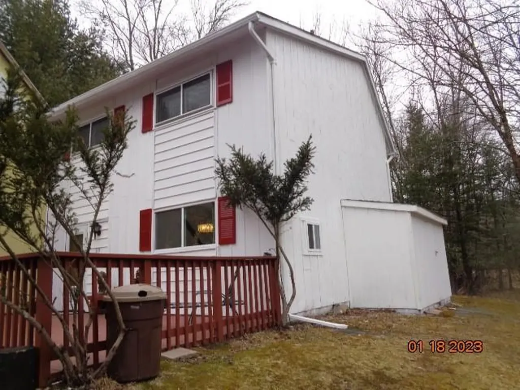 69 Robert Road Kiamesha Lake NY 12751