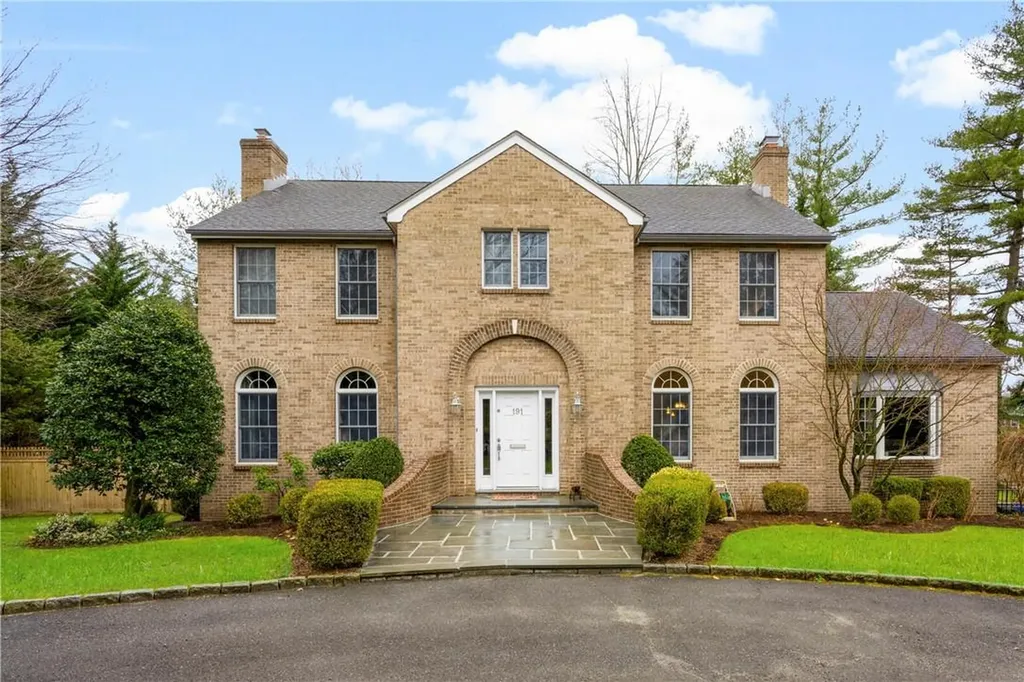 191 Beechmont Drive New Rochelle NY 10804