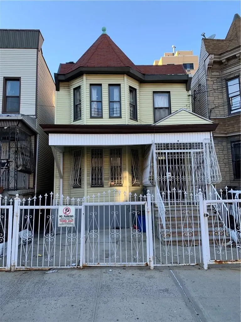 2731 Creston Avenue Bronx NY 10468