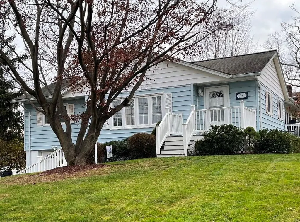 74 Continental Drive New Windsor NY 12553