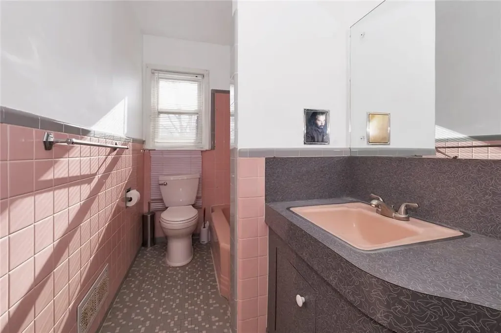 6 Anthony Court Spring Valley NY 10977