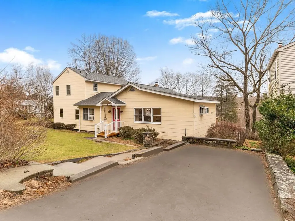 5 Hickory Road Mahopac NY 10541