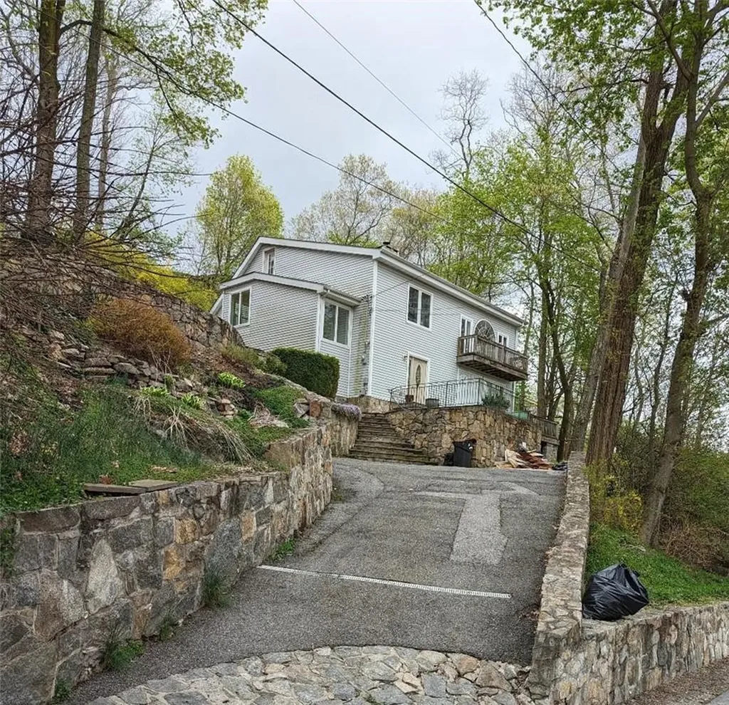 3452 Hillside Drive Mohegan Lake NY 10547