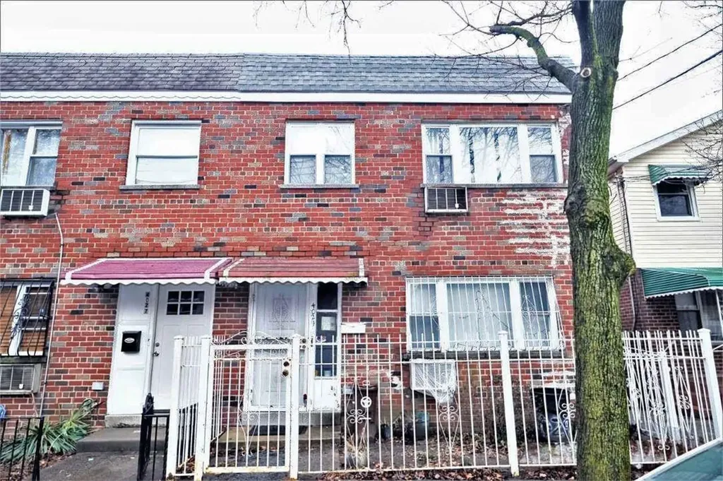 4029 De Reimer Avenue Bronx NY 10466