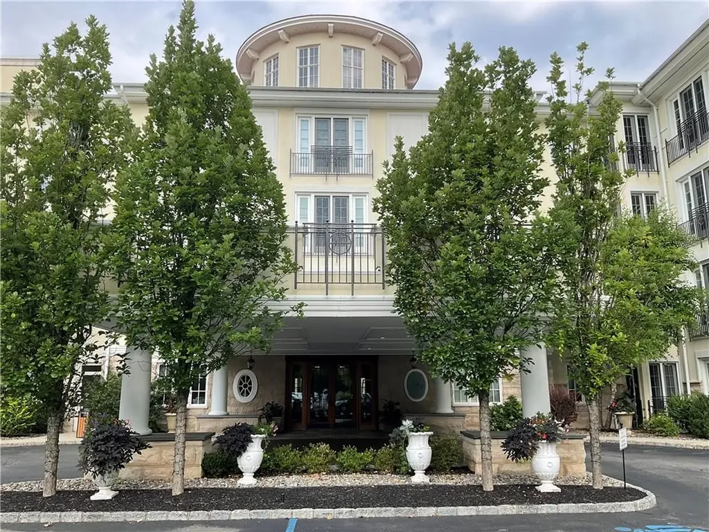 203 Trump Park Shrub Oak NY 10588