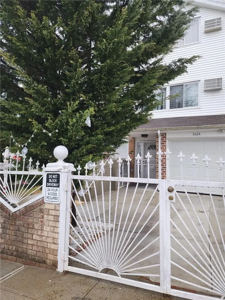 3684 Palmer Avenue Bronx NY 10466