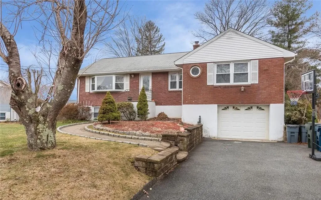 51 Overlook Drive Mahopac NY 10541