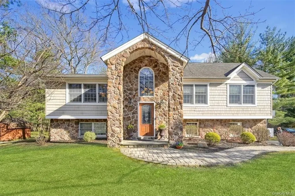 12 Sterling Forest Lane Suffern NY 10901