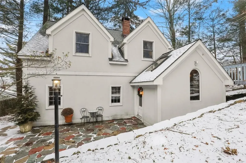 25 Pine Cone Road Mahopac NY 10541