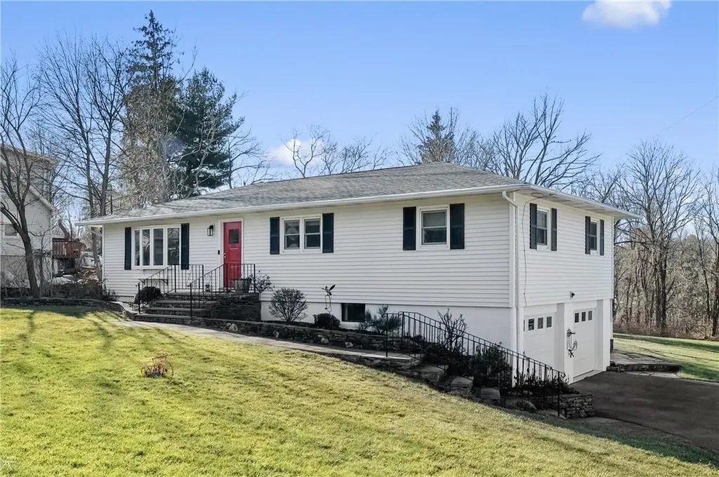 215 Cherry Lane Newburgh NY 12550