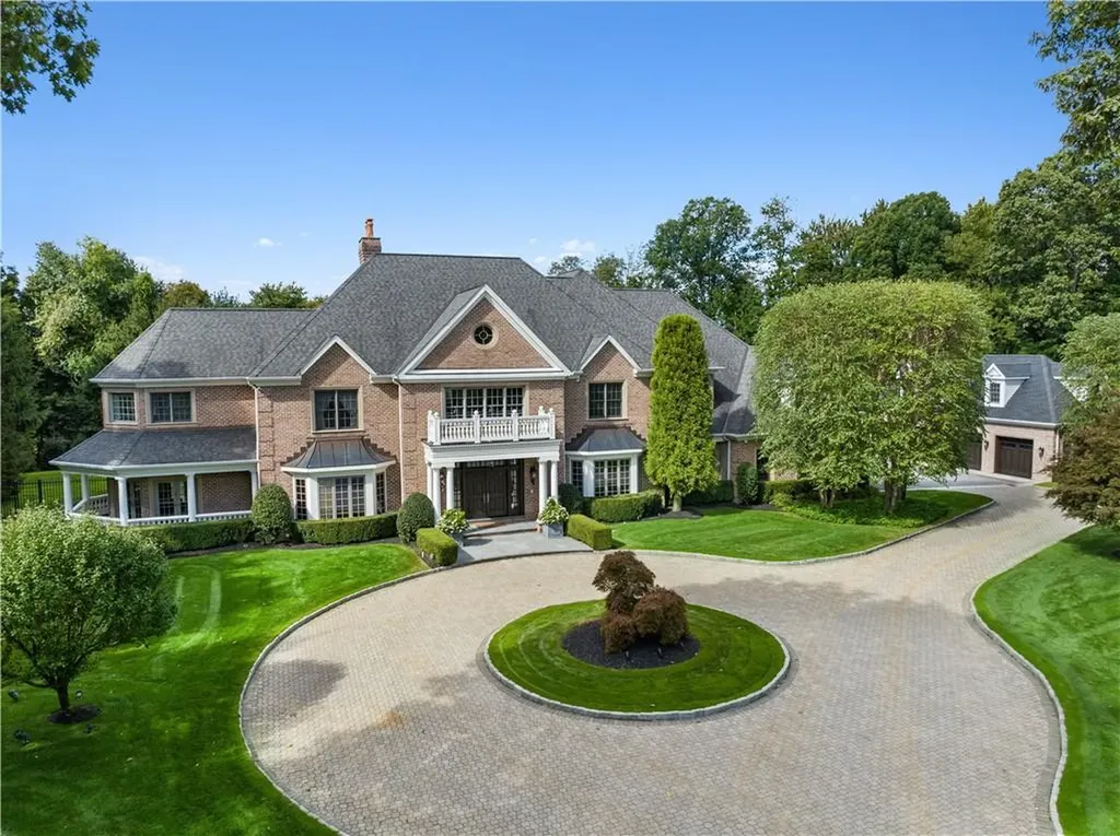 8 Hollow Ridge Road Armonk NY 10504