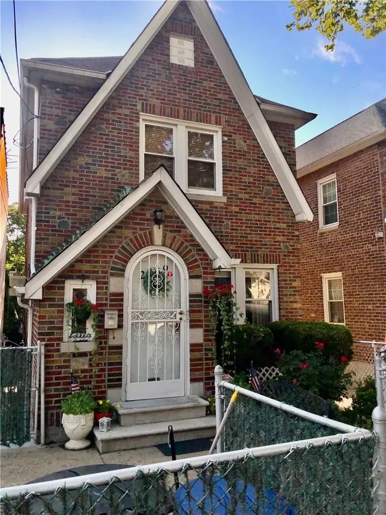 2049 Bogart Avenue Bronx NY 10462