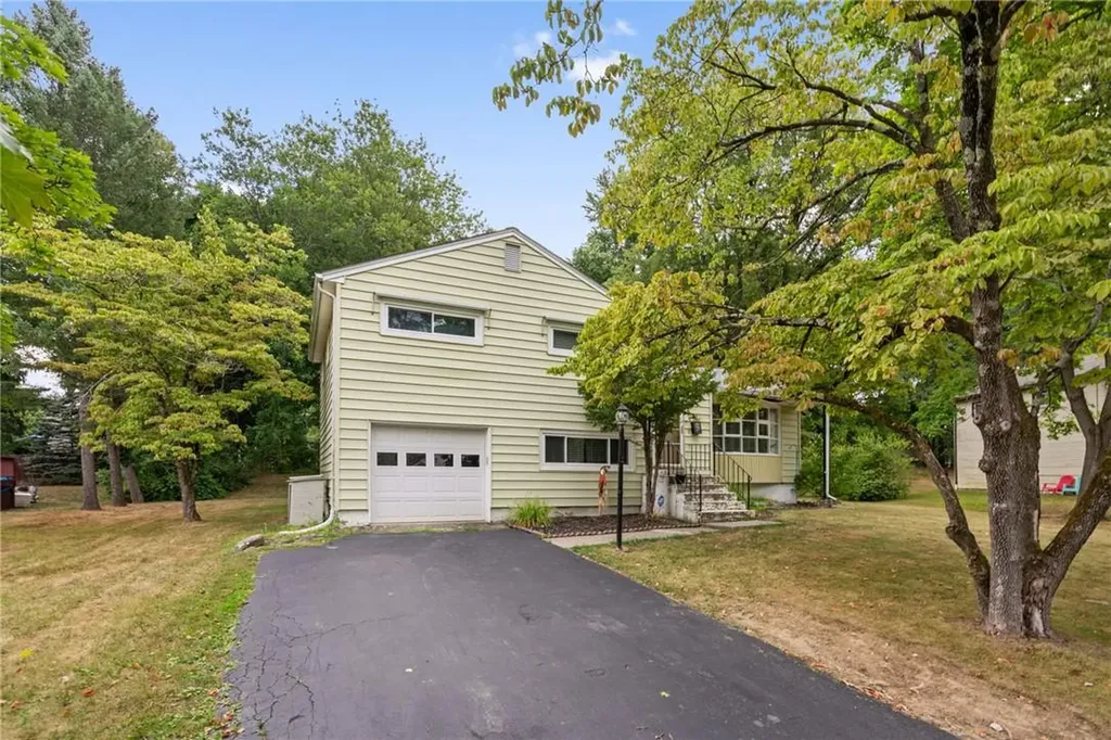 13 Merrick Road Poughkeepsie NY 12603