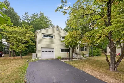 13 Merrick Road Poughkeepsie NY 12603