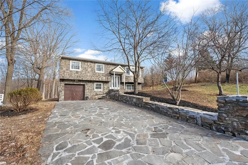 44 Crane Road Middletown NY 10941