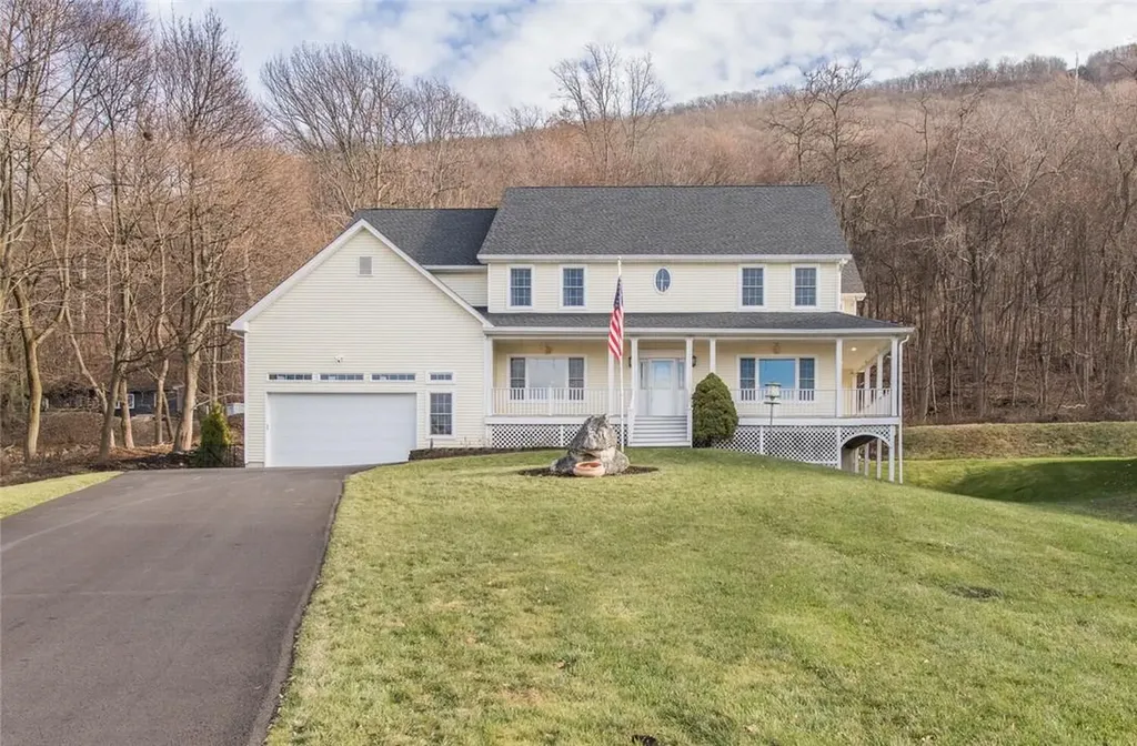 21 Exeter Circle Beacon NY 12508