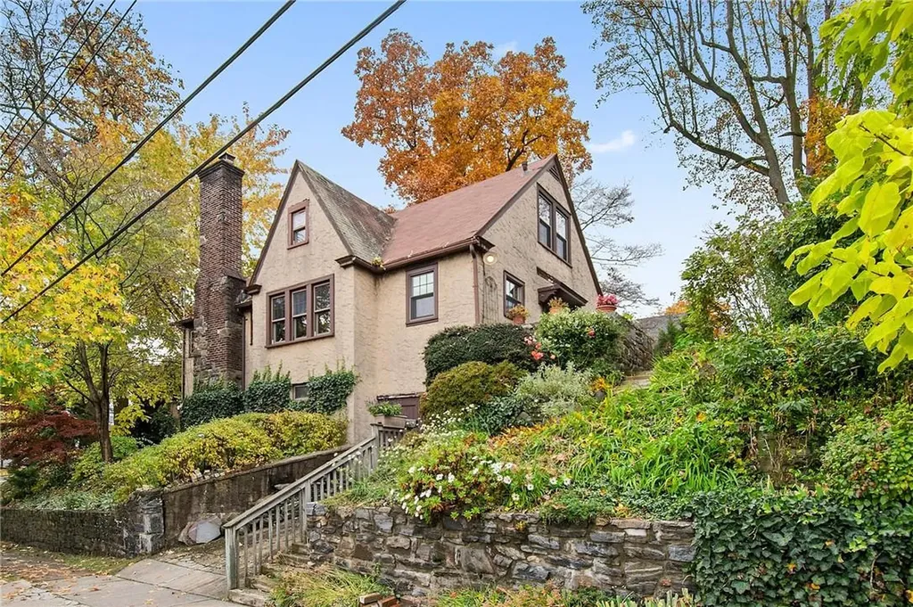 17 Cross Hill Avenue Yonkers NY 10703