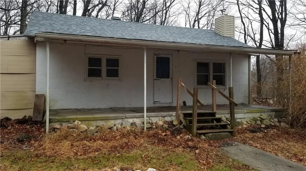 973 Oregon Trail Pine Bush NY 12566