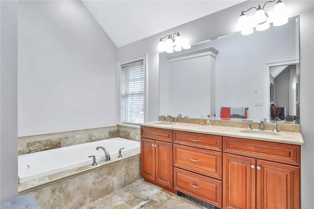 2 Meridan Lane Nanuet NY 10954