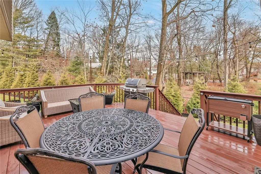 2 Meridan Lane Nanuet NY 10954