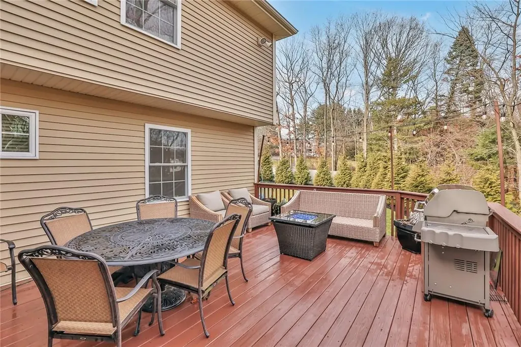 2 Meridan Lane Nanuet NY 10954