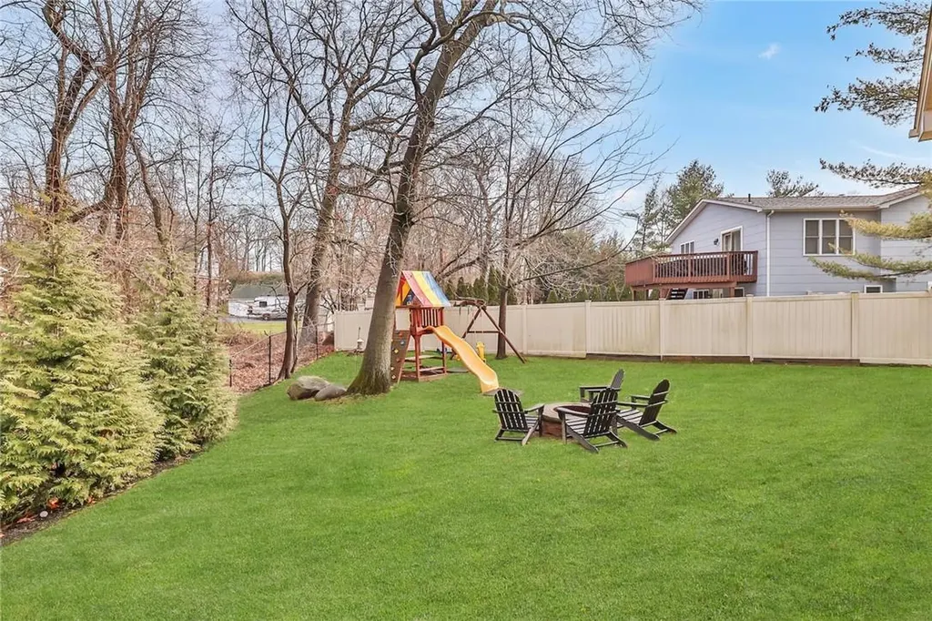 2 Meridan Lane Nanuet NY 10954