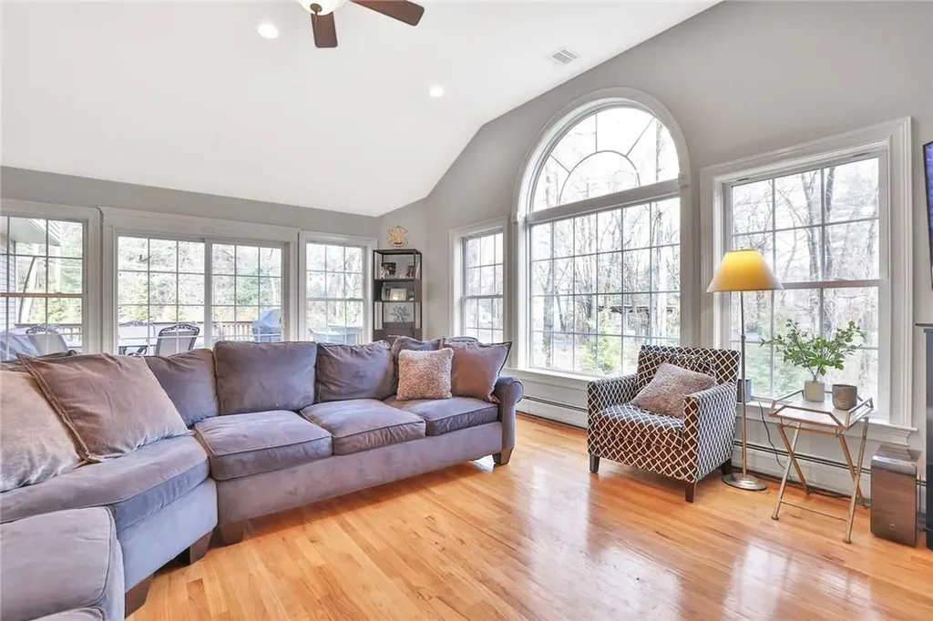 2 Meridan Lane Nanuet NY 10954